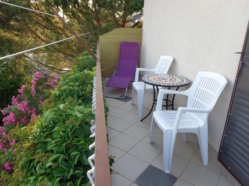 I & S Apartments Vodice Exterior photo