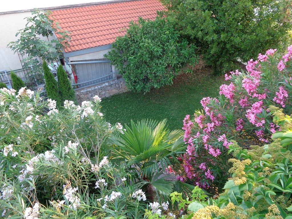 I & S Apartments Vodice Exterior photo