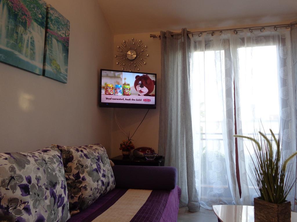 I & S Apartments Vodice Exterior photo